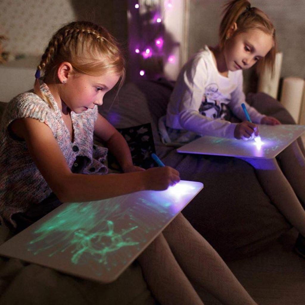 Kids Glow Paint Drawing Tablet - Drawing Projector Kids recensione e prezzo